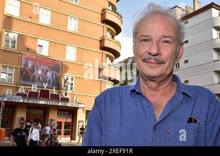 Leander Haussmann feiert 65. Geburtstag Leander Haussmann, Kultregisseur aus Berlin wird am 26. Juni 65 - und das Babylon feiert ihn mit einer Retrospektive seines Werkes in Berlin, am 12.06.2024 *** Leander Haussmann feiert seinen 65. Geburtstag Leander Haussmann, Kultdirektor aus Berlin, am 26. Juni 65 Jahre alt und Babylon feiert ihn mit einer Retrospektive seiner Arbeit in Berlin am 12. Juni 2024 Photopress Mueller Stockfoto