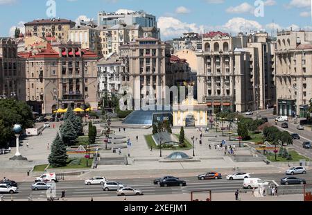 KIEW, UKRAINE - 27. JUNI 2024 - Maidan Nezalezhnosti ist der zentrale Platz von Kiew, der Hauptstadt der Ukraine. Stockfoto