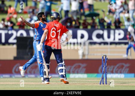 Der Indianer Jasprit Bumrah feiert, nachdem er im Halbfinalspiel der ICC Männer T20 World Cup 2024 im Providence Stadium in Georgetown, Guyana, den Wicket des englischen Phil Salt erobert hat. Bilddatum: Donnerstag, 27. Juni 2024. Stockfoto