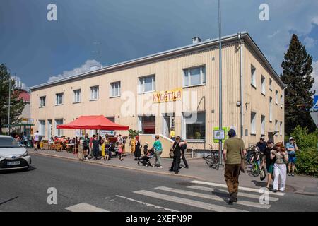 Kylätila. Holzgebäude am Intiankatu im Stadtteil Kumpula in Helsinki, Finnland. Stockfoto