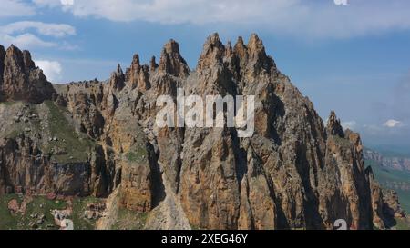 Schwiegerzähne Kaukasus-Berg Stockfoto