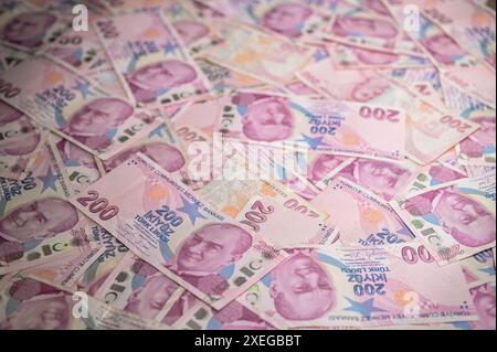 Schließen Sie türkisches Geld 200 TL Banknot-Linien. 3 Stockfoto