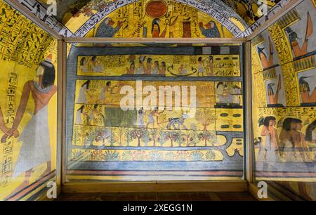 Hieroglyphen aus TT 1, dem Grab von Sennedjem im Arbeiterdorf Deir el Medina in Luxor Stockfoto