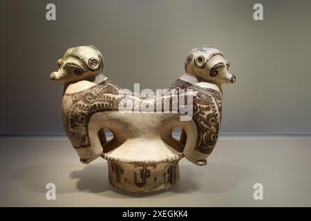 Präkolumbisches Artefakt - Statuette im Museo del Oro - Goldmuseum in Bogota, Kolumbien. Stockfoto