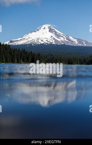 Portland, Etats Unis. Juni 2024. Landscape, Paysage, TRILLIUM LAKE, Mount HOOD, während des Portland ePrix 2024, 9. Treffens der ABB FIA Formel E Weltmeisterschaft 2023-24, auf dem Portland International Raceway vom 28. Bis 30. Juni 2024 in Portland, USA - Foto Frédéric Le Floc'h/DPPI Credit: DPPI Media/Alamy Live News Stockfoto