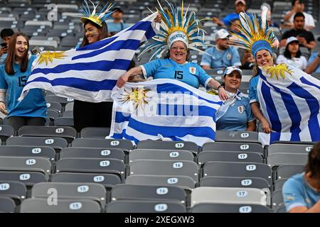 East Rutherford, Usa. Juni 2024. Uruguay-Fans beim CONMEBOL Copa America Gruppenspiel zwischen Uruguay und Bolivien im MetLife Stadium in East Rutherford, USA am 27. Juni. Foto: Rodrigo Caillaud/DiaEsportivo/Alamy Live News Credit: DiaEsportivo/Alamy Live News Stockfoto