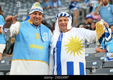 East Rutherford, Usa. Juni 2024. Uruguay-Fans beim CONMEBOL Copa America Gruppenspiel zwischen Uruguay und Bolivien im MetLife Stadium in East Rutherford, USA am 27. Juni. Foto: Rodrigo Caillaud/DiaEsportivo/Alamy Live News Credit: DiaEsportivo/Alamy Live News Stockfoto