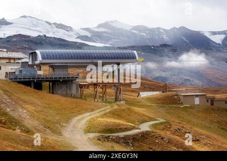 Seilbahnstation Zermatt, Schweiz im Herbst Stockfoto