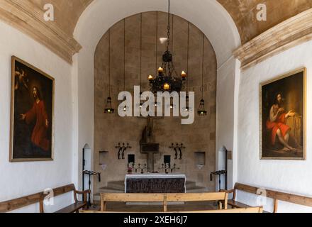 Innenansicht des Altars der Kalvarienkapelle in Pollenca im Norden Mallorcas Stockfoto
