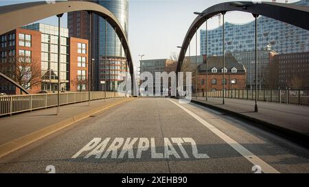 Wegweiser auf direktem Weg zum Parkplatz Stockfoto