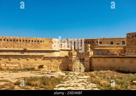 Fort Saint Elmo bewacht den Eingang zu Vallettas Häfen, Valletta Malta Stockfoto