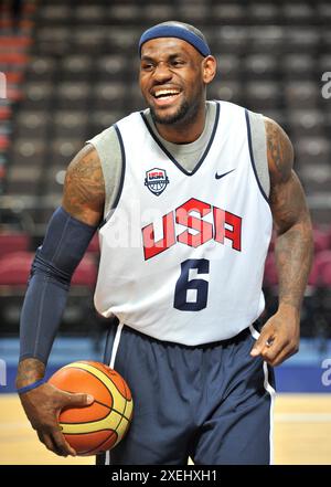 Aktenfoto vom 18.07.2012 des US-Basketballstars Lebron James. LeBron James und Son Bronny konnten als erster Vater und Sohn in der NBA spielen, nachdem letzterer von den Los Angeles Lakers gedraftet wurde. Ausgabedatum: Freitag, 28. Juni 2024. Stockfoto