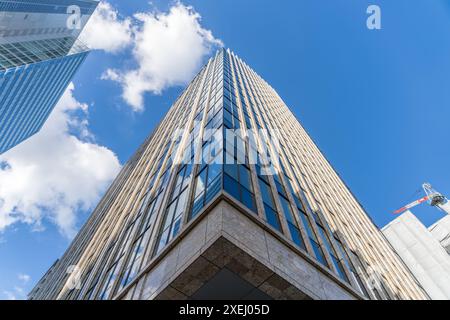 Tokio, Japan. 24. August 2023: Sumitomo Fudosan Akihabara Ekimae Building. Stockfoto