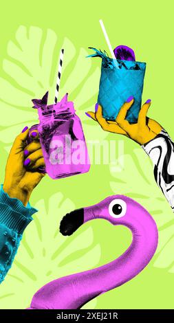 Zeitgenössische Kunstcollage. Hände halten bunte Getränke vor tropischem Hintergrund mit Blättern und verspieltem Flamingo. Genarbter Materialeffekt. Stockfoto