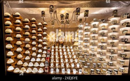Ein Verkaufsstand am St. Stephens Cathedral Christmas Market, Stephansplatz Stockfoto