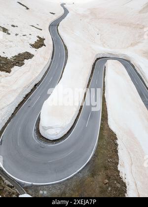 Timmelsjoch Pass in Österreich im Frühling mit Schnee Stockfoto