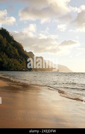 Blick auf die Küste von NA Pali vom Ke'e Beach - Kauai Hawaii Stockfoto