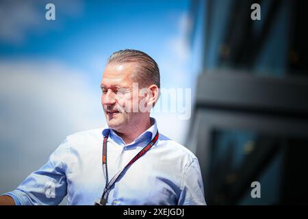 Österreich, 28.06.2024, Jos Verstappen (NED) Vater von Max Verstappen Red Bull Racing Honda und ehemaliger F1-Fahrer für Arrows; Tyrrel; Benetton; Footwork; und Minardi, während des österreichischen GP, Spielberg 27-30. Juni 2024, Formel-1-Weltmeisterschaft 2024. Stockfoto