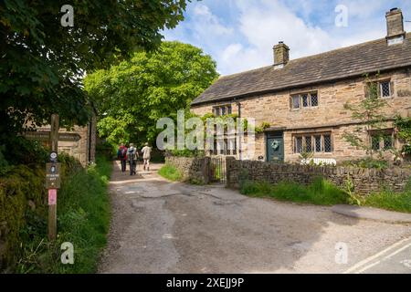 Wanderer begeben sich auf den Pennine Way von Edale im Peak District Nationalpark in Derbyshire, England Stockfoto