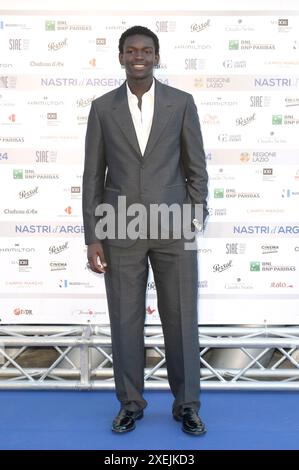 Seydou Sarr bei der Verleihung der Nastri d'Argento 2024 im Museo nazionale delle arti del XXI secolo. Rom, 27.06.2024 Stockfoto