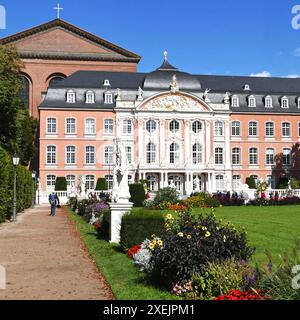 Konstantinusbasilika und Kurpalais in Trier Stockfoto