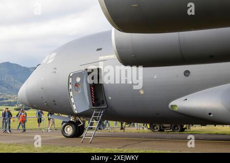 Ein brandneues Xian Y-20 Kunpeng-Transportflugzeug der chinesischen Luftwaffe auf der ersten Ausstellung außerhalb Chinas in Zeltweg, A Stockfoto