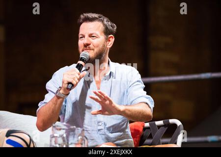 News - Alessandro Cattelan - Passaggi Festival 2024 Alessandro Cattelan während Alessandro Cattelan - Passaggi Festival 2024, News in Fano PU, Italien, 27. Juni 2024 Fano PU Piazza XX Settembre Italien Copyright: XEmmanuelexOlivix/xLiveMediax LPN 1421217 Stockfoto