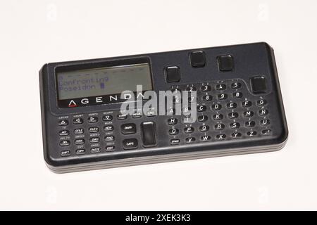 1990 Microwriter Agenda 64k, früher persönlicher digitaler Assistent. Das Microwriting-System wurde von Cy Endfield, dem Regisseur des epischen Films Zulu, erfunden. Stockfoto