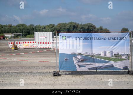 Stade, Deutschland. Juni 2024. Der Bau des LNG-Terminals bei Hamburg beginnt am 28. Juni 2024 in Stade. Tschechien wird dort ab 2027 eine Kapazität von zwei Milliarden Kubikmetern Gas pro Jahr haben. CEZ hat mit dem Betreiber einen 15-Jahres-Vertrag mit einer Option zur Verlängerung unterzeichnet. Quelle: Josef Vostarek/CTK Photo/Alamy Live News Stockfoto