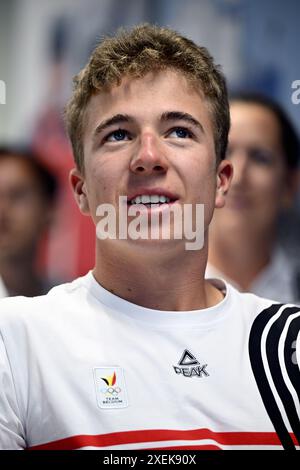 Brüssel, Belgien Juni 2024. Lucas Claeyssens, fotografiert während einer Pressekonferenz von Wind & Watersport Vlaanderen und der Föderation Francophone du Yachting Belge mit der gesamten olympischen Segeldelegation, die zu den Olympischen Spielen nach Marseille reiste, Freitag, den 28. Juni 2024. Die Segelsportler des Team Belgium sind vor den Olympischen Spielen 2024 in Paris im BOIC-COIB-Hauptquartier vertreten. BELGA PHOTO ERIC LALMAND Credit: Belga News Agency/Alamy Live News Stockfoto