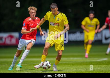 WIJDEWORMER, NIEDERLANDE - 28. JUNI: Während des Freundschaftsspiels zwischen AZ und AEK Athene am AFAS Trainingskomplex am 28. Juni 2024 in Wijdewormer, Niederlande. (Foto: Jan Mulder/Orange Pictures) Stockfoto