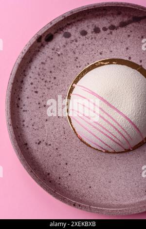 Köstliche süße bunte Mochi-Desserts oder Eis mit Reisteig und Belag Stockfoto