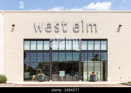 West Elm ist ein zeitgenössisches Möbeldesign und andere Haushaltswaren von Williams-Sonoma, Inc. Mit Standorten weltweit. Stockfoto