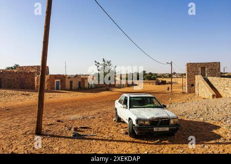 Mauretanien, Chinguetti, altes Auto Stockfoto