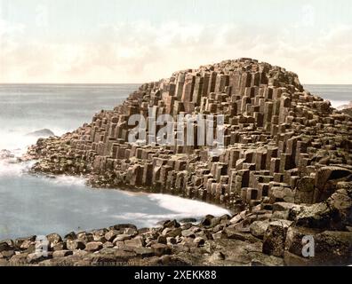 Die Waben, Giant's Causeway, County Antrim, Irland, Historisch, digitale restaurierte Reproduktion von einer Vorlage aus dem 19. Jahrhundert, Datum nicht angegeben Stockfoto