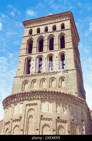 Glockenturm und die Apsis der Kirche San Lorenzo. Sahagún, Leon Provinz Castilla Leon, Spanien. Stockfoto