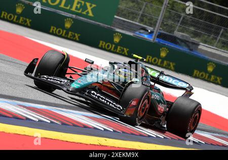 Spielberg, Österreich. Juni 2024. Aston Martins spanischer Fahrer Fernando Alonso tritt am 28. Juni 2024 beim ersten Training des Formel 1 Grand Prix in Spielberg an. Quelle: He Canling/Xinhua/Alamy Live News Stockfoto