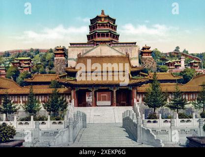 Der Sommerpalast, Hauptgebäude, Peking, China, 1890, historische, digital restaurierte Reproduktion nach einem Original aus dem 19. Jahrhundert / The Summerpalast, Main Buildings, Beijing, China, 1890, historische, digital restaurierte Reproduktion eines Originals aus dem 19. Jahrhundert Stockfoto