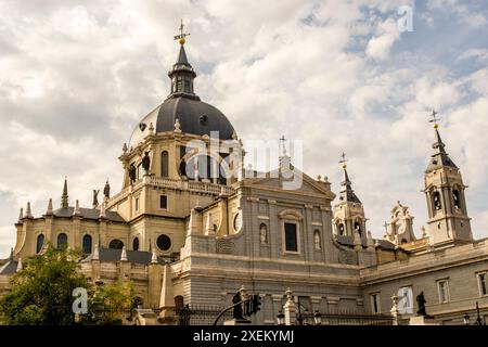 Kathedrale Santa Maria der Königliche von Almudena (Kathedrale von Almudena), Madrid, Spanien. Stockfoto