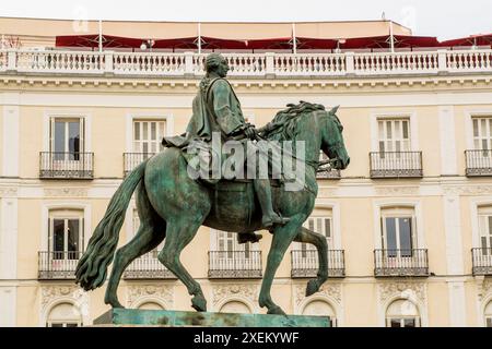 Carlos II. Oder König Karl II. Denkmal Brunnen im Tor der Sonne (Puerta del Sol), Zentrum von madrid, spanien. Stockfoto