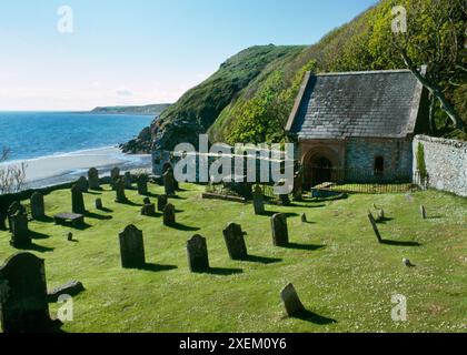 Blick auf St. Medan's Ruine C12th Church, C19th Mausoleum & Kirchhof, Kirkmaiden-in-Fernis, Monreith, Dumfries & Galloway, Schottland, UK. Stockfoto