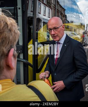 Freitag, 28. Juni 2024: Schottlands erster Minister und SNP-Führer John Swinney schließt sich Kim Marshall SNP-Kandidat für Dumfriesshire, Clydesdale und Tweed an Stockfoto