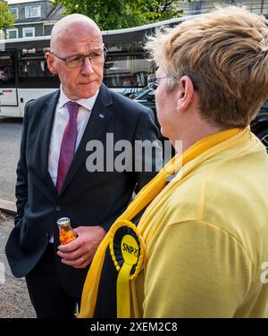 Freitag, 28. Juni 2024: Schottlands erster Minister und SNP-Führer John Swinney schließt sich Kim Marshall SNP-Kandidat für Dumfriesshire, Clydesdale und Tweed an Stockfoto