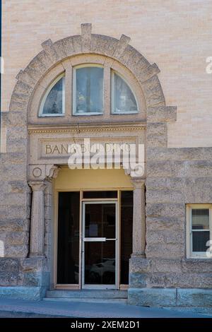 Steinbogeneingang zum Gebäude der Bank of Arizona aus gelbem Backstein, erbaut 1877, das erste Gebäude im AZ-Territorium Stockfoto