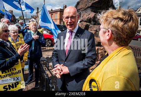 Freitag, 28. Juni 2024: Schottlands erster Minister und SNP-Führer John Swinney schließt sich Kim Marshall SNP-Kandidat für Dumfriesshire, Clydesdale und Tweed an Stockfoto