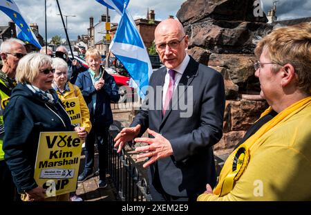 Freitag, 28. Juni 2024: Schottlands erster Minister und SNP-Führer John Swinney schließt sich Kim Marshall SNP-Kandidat für Dumfriesshire, Clydesdale und Tweed an Stockfoto