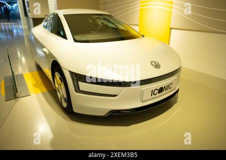 Volkswagen 2014 VW XL7 ELECTRIC CONCEPT CAR, OLDTIMER-Prototyp, zeigt autonomes intelligentes Fahren, Concept Electric Car von Volkswagen Group Stockfoto