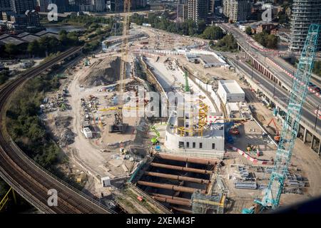 Aus der Vogelperspektive einer Baustelle aus der London Cable Car, auch bekannt als Dangleway, Docklands, London, Großbritannien; England Stockfoto