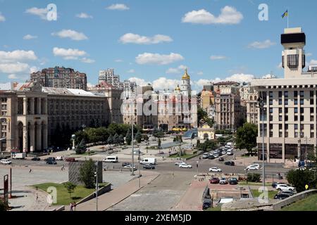 Nicht exklusiv: KIEW, UKRAINE - 27. JUNI 2024 - Maidan Nezalezhnosti ist der zentrale Platz von Kiew, Hauptstadt der Ukraine. Stockfoto