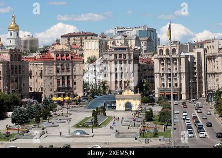 Nicht exklusiv: KIEW, UKRAINE - 27. JUNI 2024 - Maidan Nezalezhnosti ist der zentrale Platz von Kiew, Hauptstadt der Ukraine. Stockfoto